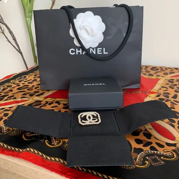 Chanel - Picture 1 of 5